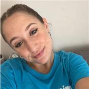 Universitaria de la universidad de Alicante, estudio Ciencias del Mar, y se me dan bien las ciencias (química y matemáticas).